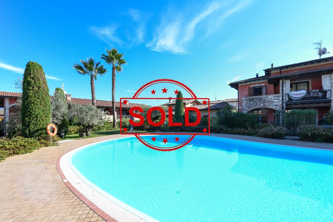 GRAZIOSO TRILOCALE AL PIANO TERRA A POLPENAZZE LAGO GARDA