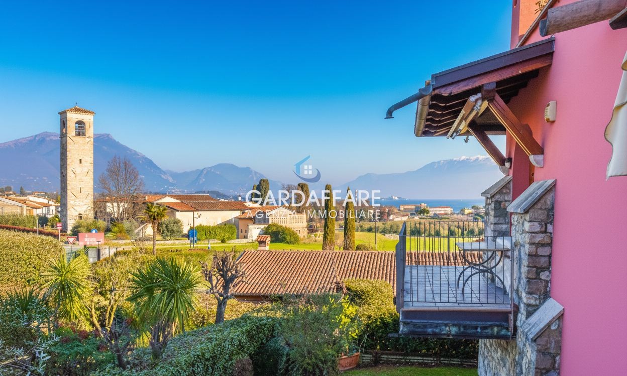 AMPIO TRILOCALE VISTA LAGO CON BELLISSIMA TERRAZZA