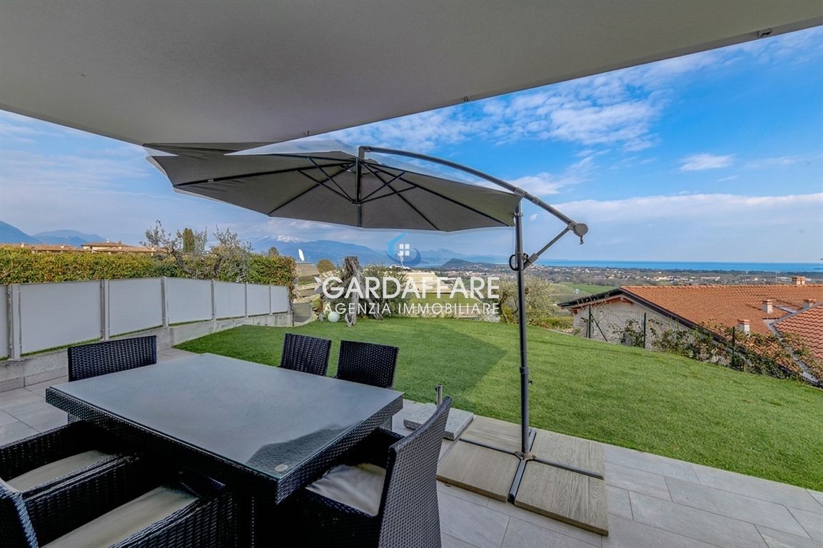 ELEGANTE APPARTAMENTO CON VISTA LAGO PANORAMICA A POLPENAZZE DEL GARDA