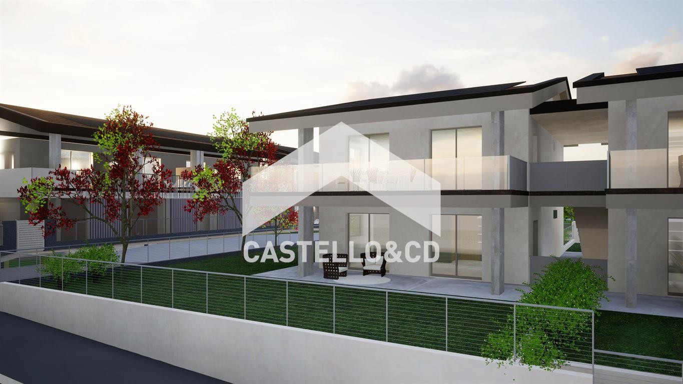 Ampio trilocale vista lago