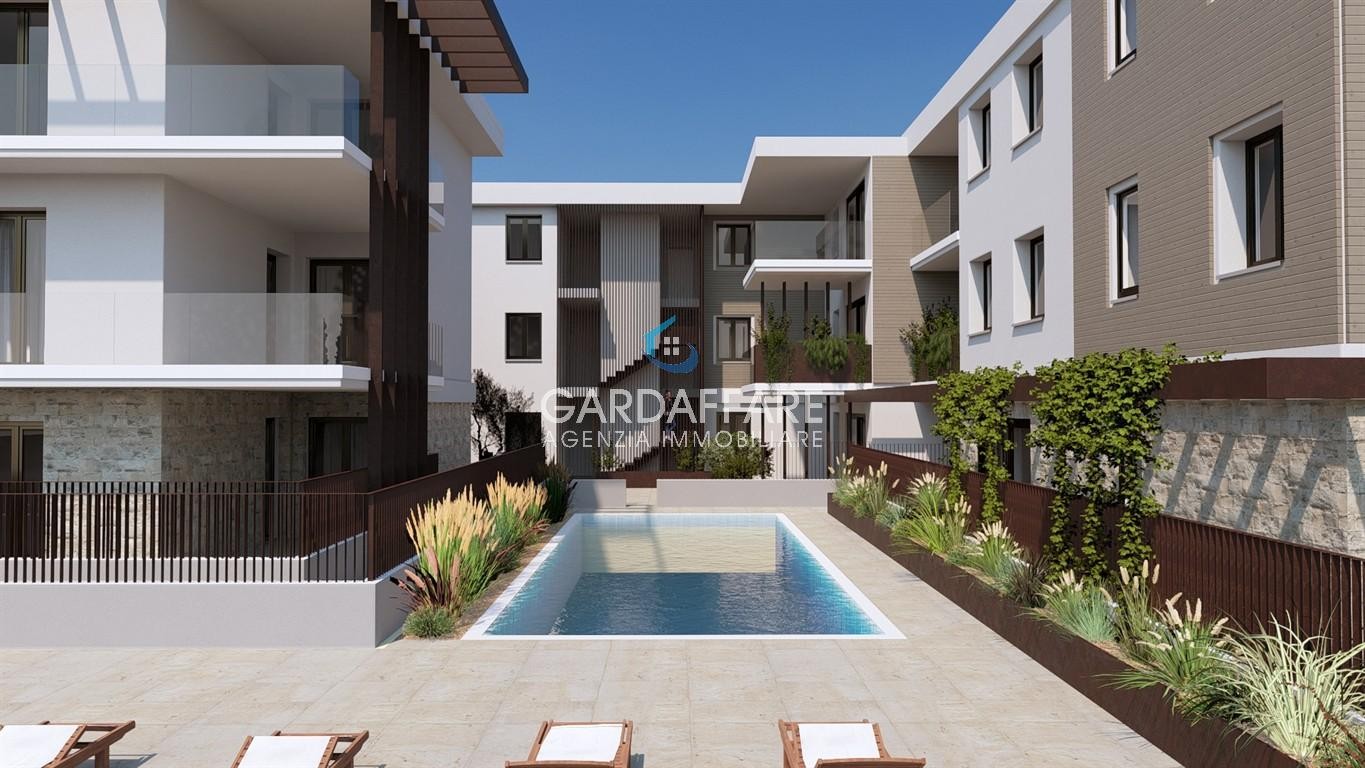 Nuovo Trilocale con doppi servizi ed ampia loggia !