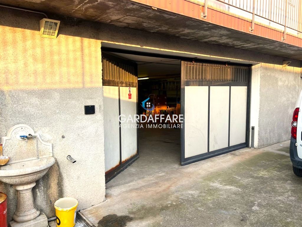 AMPIO MAGAZZINO IN VENDITA A MANERBA DEL GARDA