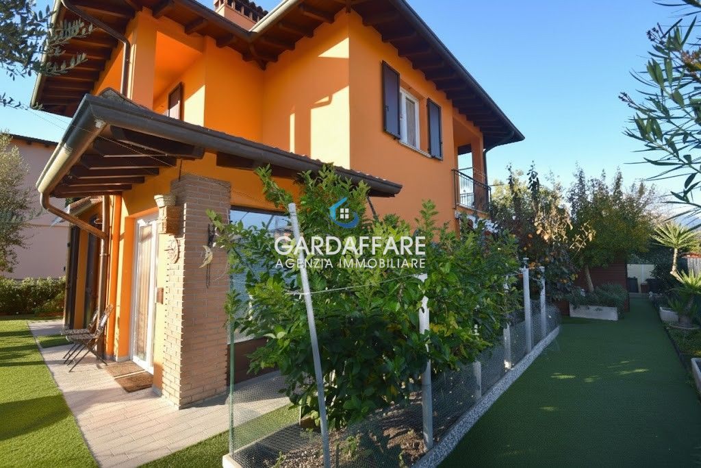 VILLETTA UNIFAMILIARE A MANERBA DEL GARDA