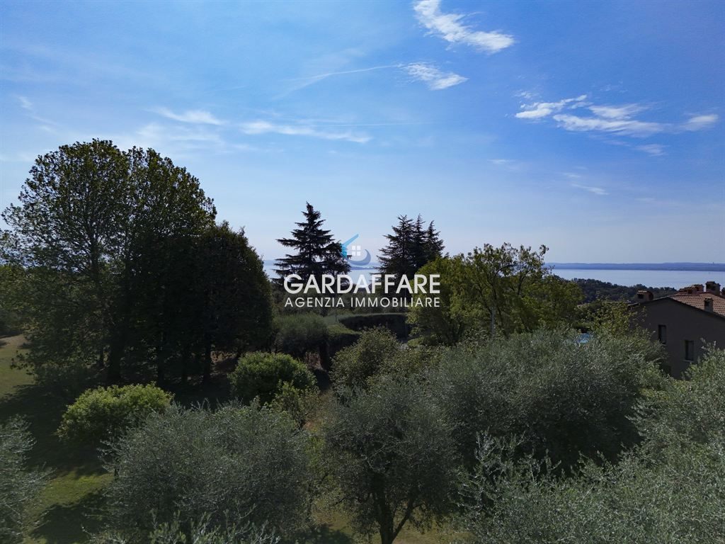 PRESTIGIOSA VILLA SINGOLA DI PROSSIMA REALIZZAZIONE A SOIANO DEL LAGO