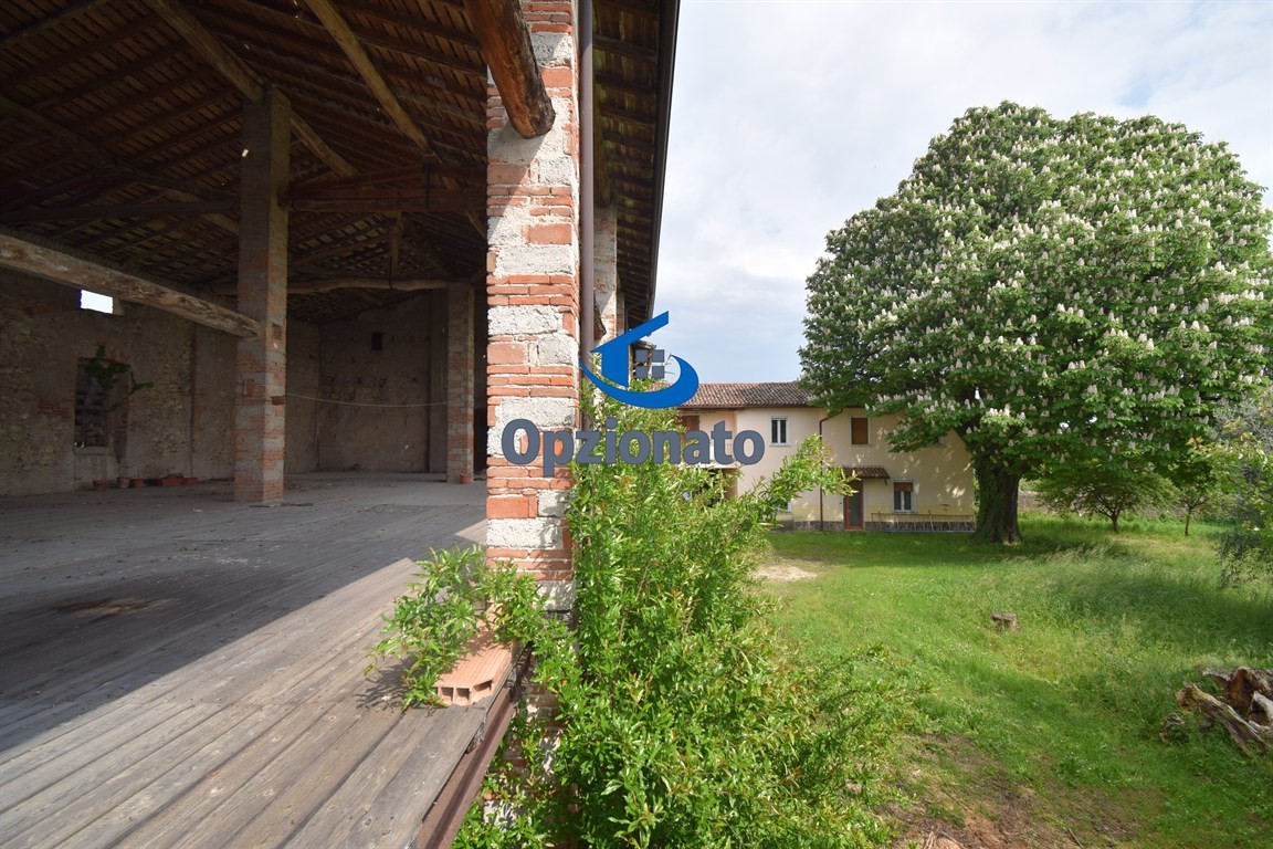 RUSTICO A MANERBA DEL GARDA