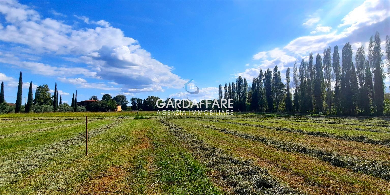 TERRENO EDIFICABILE A MANERBA DEL GARDA