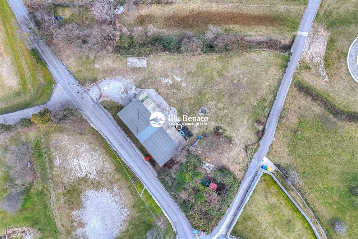 terreno edificabile con magazzino, in vendita Tignale